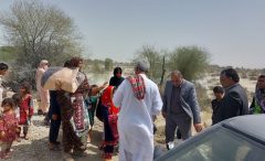 اهدای کمک های بانک ملت به آسیب دیدگان از سیل در استان سیستان و بلوچستان