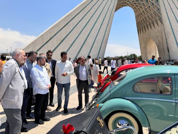 رویداد روز فولکس واگن در میدان آزادی برگزار شد