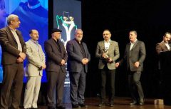 شرکت فولاد خوزستان تندیس طلایی بیست و دومین همایش ملی حمایت از مصرف کنندگان را دریافت نمود