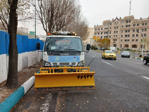 آماده‌باش نیروهای خدمات شهری با آغاز بارش‌ها در منطقه ۵