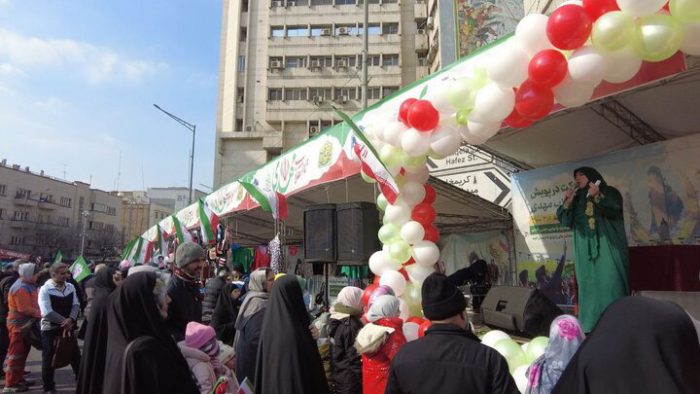 استقبال پرشور شهروندان از پردیس فرهنگی منطقه ۱۲ در روز ۲۲ بهمن