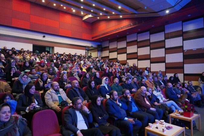 هوش مصنوعی به افزایش بهره‌وری و کاهش هزینه‌ها کمک می‌کند