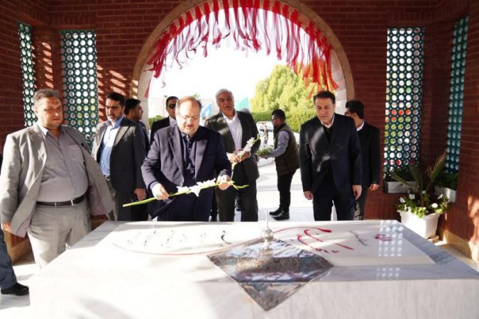 سفر سه روزه محمد شریعتمداری به هاب پتروشیمی ایران