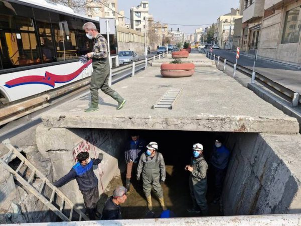 لایروبی و پاکسازی ۱۵۰۰ متر از محور بزرگراه امام علی(ع)