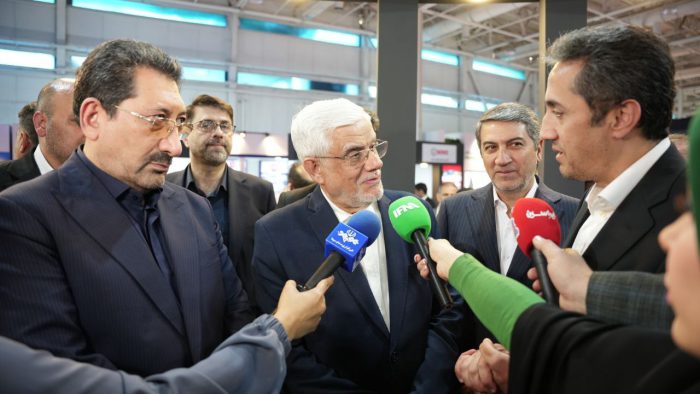 برنامه آغاز عملیات اجرایی ۴ میلیارد دلار پروژه معدن و صنایع معدنی در سال جاری /درخواست آقاجانلو از عارف برای تامین انرژی پایدار و اتصال مناطق ویژه اقتصادی جنوب به خطوط راه آهن