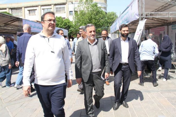 بازدید شهردار منطقه ۱۲ از دهکده سلامت در سبزه میدان