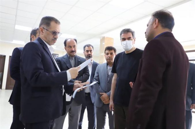 رئیس کل بیمه مرکزی ۹ شعبه شرکت‌های بیمه اهواز را غافلگیر کرد