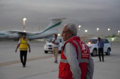 تداوم پروازهای امدادی در فرودگاه بندرعباس/ نقش کنترلرها، پرسنل آتش‌نشانی و مدیریت اپرون در انجام پروازها