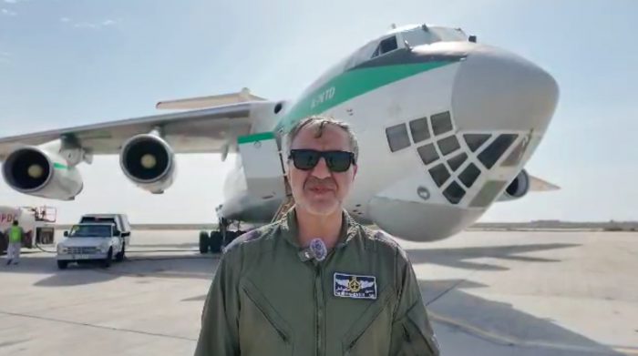 صحبت‌های سردار حسن صندوقساز، استاد خلبان SIP هواپیمای ایلوشین در خصوص نقش‌آفرینی متخصصان برج مراقبت پرواز و اپروچ فرودگاه بندرعباس در عملیات اطفای حریق حادثه بندر شهید رجایی