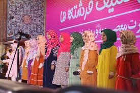جشن تکلیف ۱۳۰۰ دانش آموز دختر آرمانی منطقه ۳ در حسینیه ارشاد برگزار شد