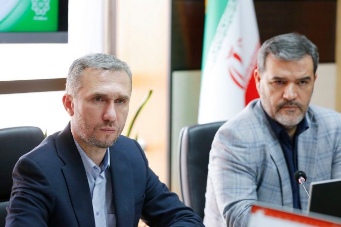 بررسی احداث مجتمع‌های ایستگاهی مترو و پارکینگ‌های خودرویی در منطقه ۵