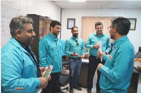 بازدید دکتر حاتمی، مدیرعامل فولاد کاوه جنوب کیش از کارکنان واحد منابع‌انسانی