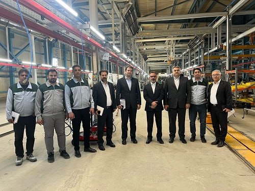 رئیس هیئت‌مدیره بانک سینا از شرکت خودرو سازی آرتابان دیزل بازدید کرد