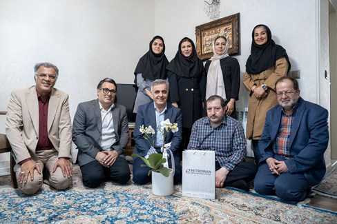 عیادت مدیرعامل گروه پتروایران از نخبه ورزشکار و علمی صنعت نفت
