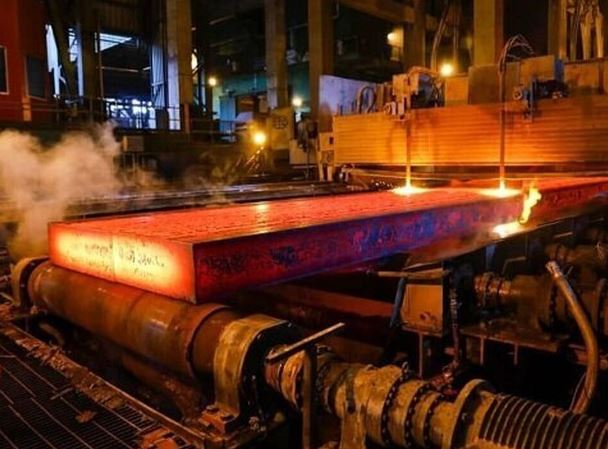 تولید فولاد ایران در سال ۱۴۰۳، معادل ۳۰.۲ میلیون تن اعلام شد/ افت ۵.۷ درصدی تولید فولاد کشور در سال گذشته/جزئیات کامل تولید محصولات زنجیره آهن و فولاد