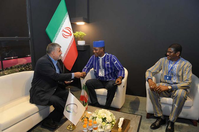 بازدید مقامات ارشد دولت‌های آفریقایی از غرفه هلدینگ خلیج‌فارس در نمایشگاه ایران اکسپو ۲۰۲۵