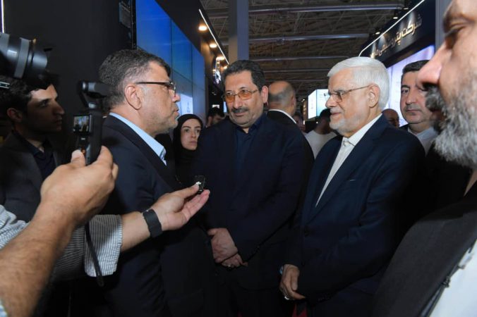 بازدید محمدرضا عارف از غرفه هلدینگ خلیج فارس در اکسپو ۲۰۲۵