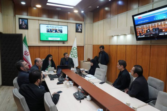 پیگیری کار مردم در ملاقات مردمی منطقه۸