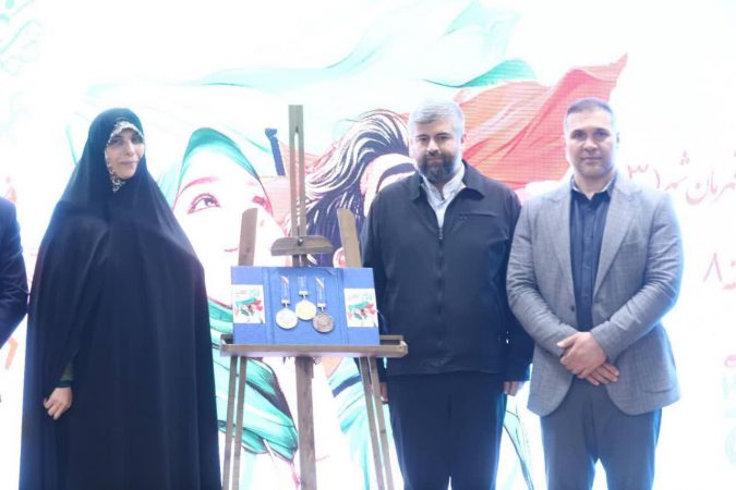 برای اولین بار از مدال ورزشی منطقه‌۸ رونمایی شد