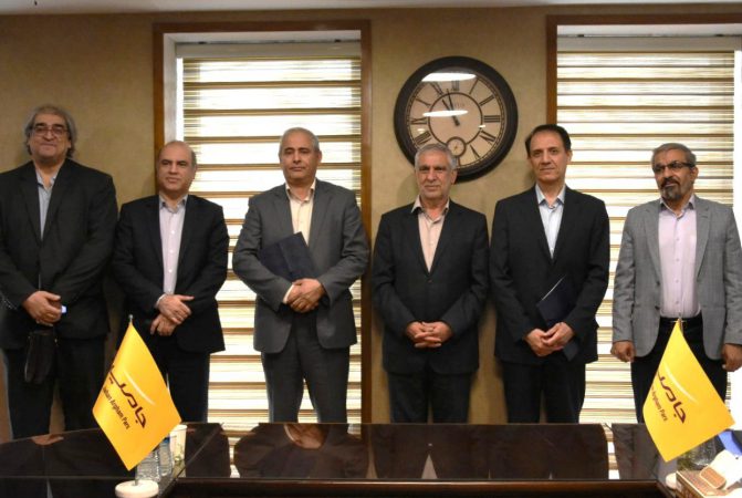 علیرضا کریمی مدیرعامل هلدینگ فناوری اطلاعات بانک ایران زمین شد