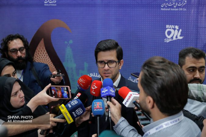 بهره‌برداری از پالایشگاه ۶۰ هزار بشکه‌ای در سیراف تا پایان ۱۴۰۴