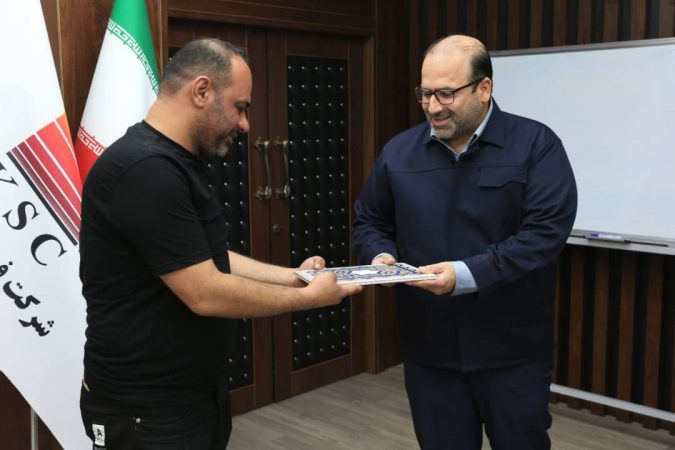 تقدیر کارکنان رسمی از مدیرعامل شرکت فولاد خوزستان