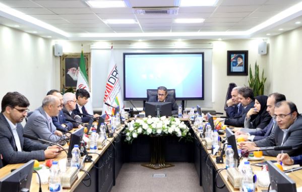 تاکید آقاجانلو بر اجرای خط انتقال آب خلیج فارس به استان یزد/ تقدیر استاندار از اقدامات توسعه ای ایمیدرو