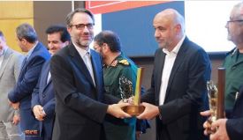 نشان ملی اقتصاد مقاومتی در دستان فولاد کاوه جنوب کیش