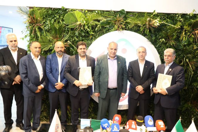 انعقاد تفاهم نامه همکاری شرکت پتروشیمی بوشهر و شرکت پتروشیمی تبریز با حضور مدیر عامل شرکت سرمایه گذاری تجاری شستان/ ماه آینده افتتاح نیروگاه ۱۸۳ مگاواتی شستان در چابهار