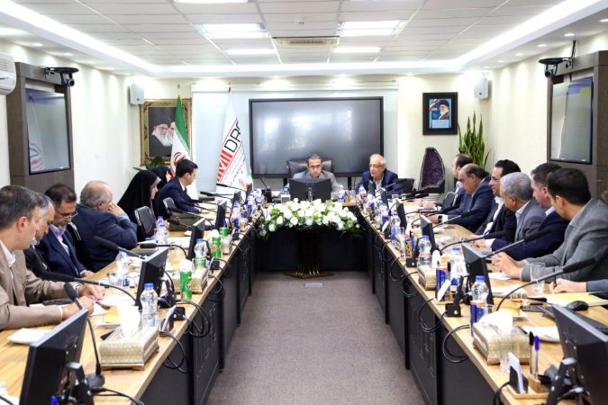 تاکید نماینده رئیس‌جمهور بر رفع موانع توسعه نیروگاه‌های خورشیدی در صنایع معدنی /حمایت دولت از شتاب‌دهی به احداث نیروگاه‌های تجدیدپذیر