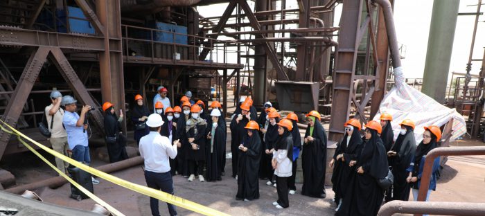 بازدید جمعی از دانشگاهیان هرمزگان از شرکت صبا فولاد خلیج فارس در قالب دوره روایت پیشرفت “صمت انقلاب