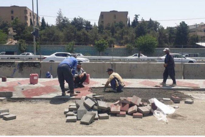 کف‌پوش‌گذاری فضاهای پیرامونی زیرگذر جنوب به جنوب بزرگراه شهید چمران