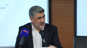 رفتارهای متناقض سیاستگذاران در حوزه خودرو، اعتماد سهامداران را به خطر انداخته است