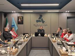 نشست ایدرو ، هلال‌احمر و خودروسازان ؛ هم‌افزایی توان داخلی برای ارتقای ناوگان امدادی کشور