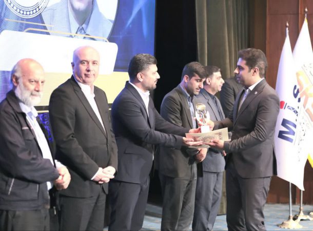 عطای «تندیس زرین رضایتمندی مشتریان» به شرکت توسعه آهن و فولاد گل‌گهر