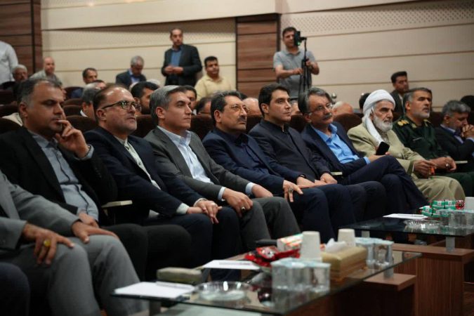 نشست وزیر صمت با فعالان و سرمایه‌گذاران استان کردستان