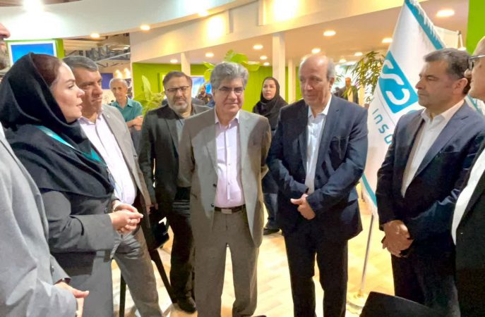 تحسین عملکرد بیمه دی در خدمت‌رسانی به ایثارگران/ بازدید مشاور مدیرکل درمان بنیاد شهید از غرفه بیمه دی