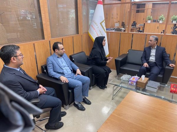 بازدید مدیرعامل بانک صنعت و معدن از شعبه بورس کالای ایران