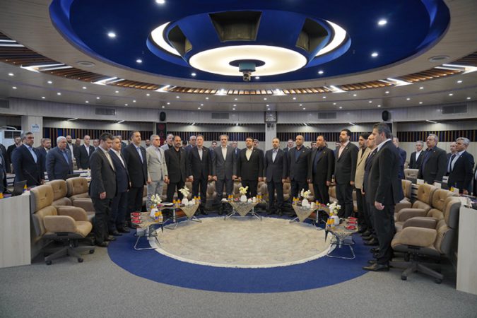 تأکید بر افزایش سهم بازار، جذب منابع پایدار و مدیریت نقدینگی در همایش بررسی عملکرد سه‌ماهه بانک ملی ایران