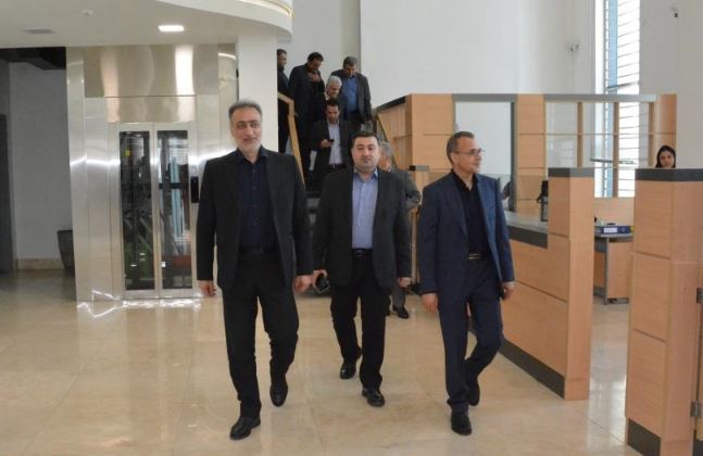 بازدید مدیرعامل بانک صنعت و معدن از شعبه صنعت با تأکید بر تحول دیجیتال و گسترش همکاری با بخش صنعت
