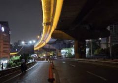 اجرای اولین نورپردازی هوشمند زیرعرشه تهران، در پل صدر آغاز شد