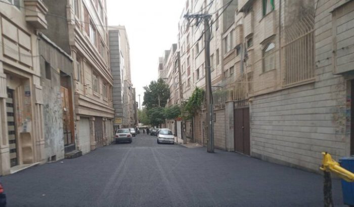 ترمیم و بهسازی ۱۹۰۰ مترمربع از معابر منطقه ۱۹ با استفاده از ۲۵۰ تن آسفالت