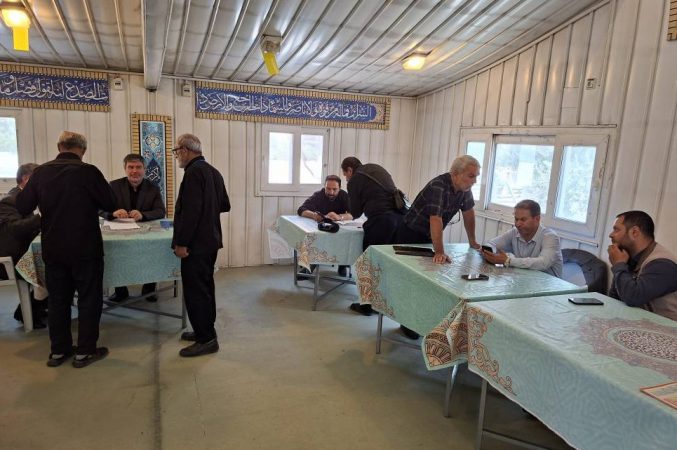 برپایی میز خدمت بیمه ایران در مصلای نماز جمعه تهران