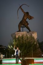 برگزاری برنامه‌های حماسی و آیینی “آرش سرباز ایران” در میدان ونک