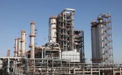 حریق در پالایشگاه آبادان کاملا مهار شد