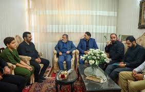 دیدار شهردار منطقه ۱۲ با خانواده شهید سرباز وطن امیرعلی فضلی