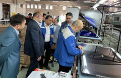بازدید معاون راهبری شستا از روند تولید تلویزیون پارس الکتریک