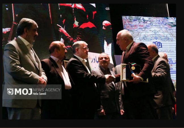 تجلیل از شرکت پالایش نفت تهران در بیست‌وهفتمین دوره آیین تقدیر از خیرین مدرسه‌ساز