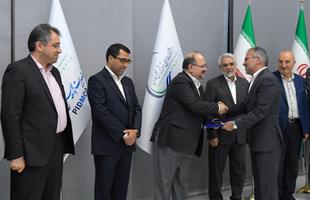 سیاوش میرحاجی در آیین تکریم : در رده های مختلف پتروشیمی پارس خدمت کردم / پهلوانی از مدیران باتجربه و توانمند صنعت است