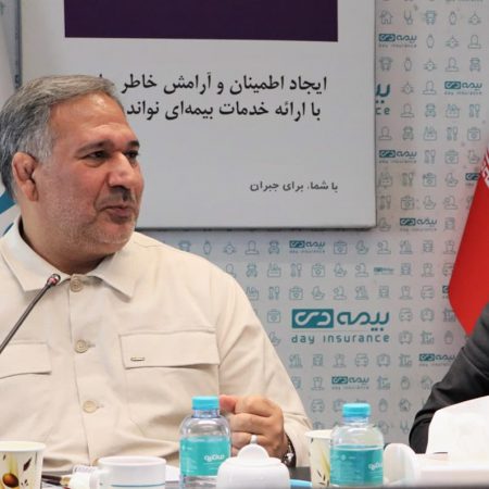 رئیس کمیسیون اقتصادی مجلس در شورای مدیران بیمه دی کشور: خدمات درمانی بیمه دی یکی از شاخص های مهم جامعه ایثارگری در دریافت خدمت از حاکمیت است